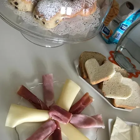 לינה וארוחת בוקר Le Tre Gemme