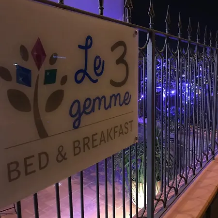 Le Tre Gemme 3* بومبيي
